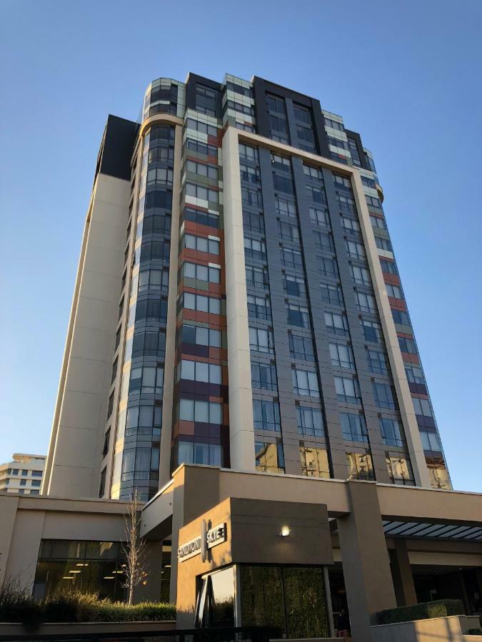 יוהנסבורג Sandton Skye Suites מראה חיצוני תמונה